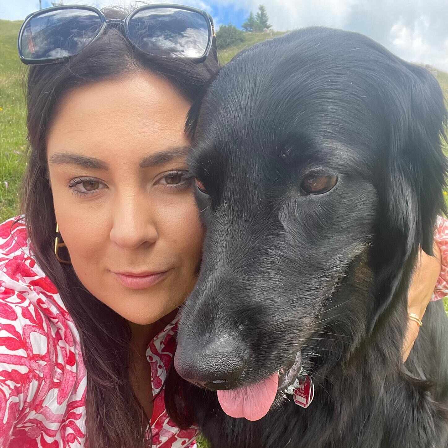 Constance mit ihrer Hündin Paula